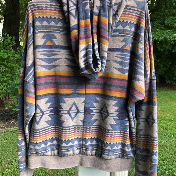 🌼Vintage Forever 21 Aztec Cropped Hoodie Size Small - Picture 2 of 4